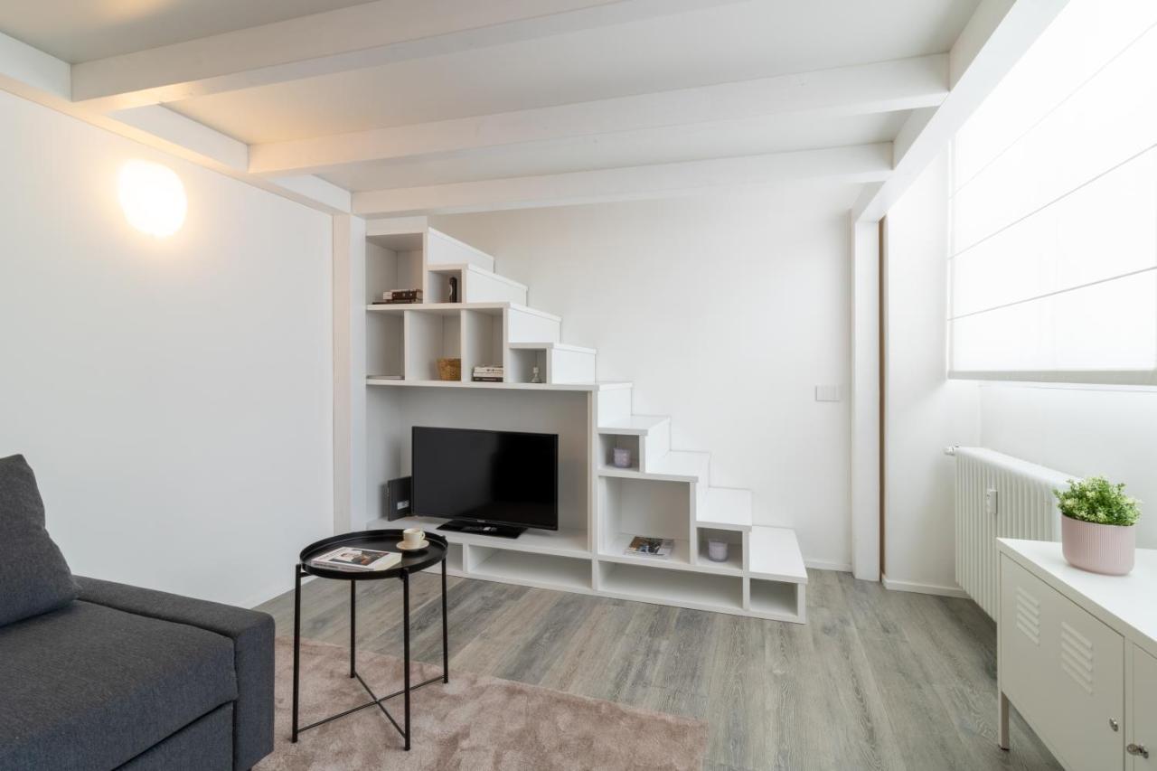 Navigli - Chic And Sophisticated In * Milán